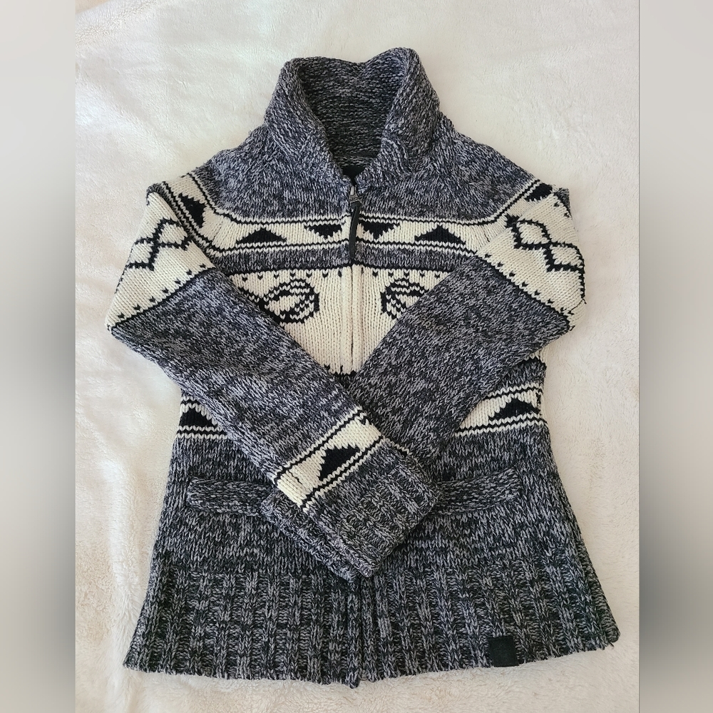 Aritzia Tna Lambswool Cardigan